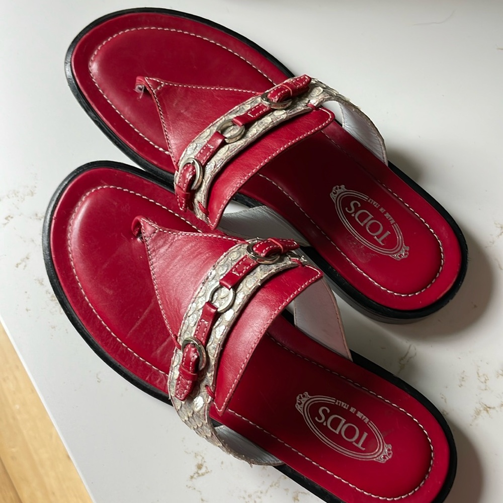 Tod’s thong sandals
